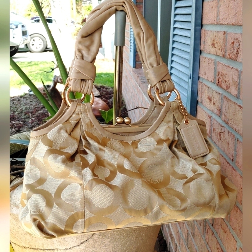 NEW AUTHENTIC RARE ELEGANT COACH LARGE SIGNATURE C  JACQUARD/LEATHER  HANDBAG